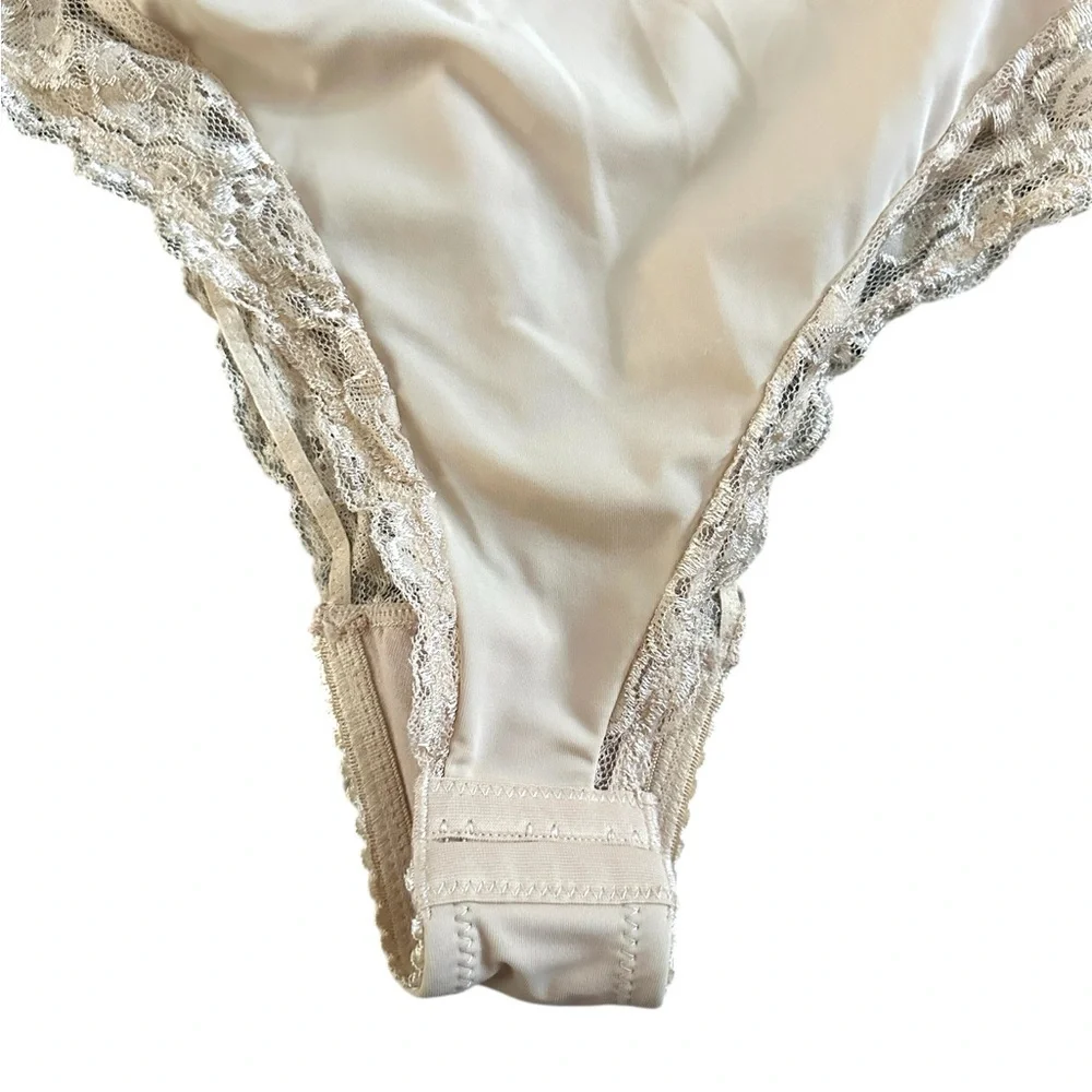 NWT‎ Body Beautiful Shapewear Body Suit With Lace Womens Medium